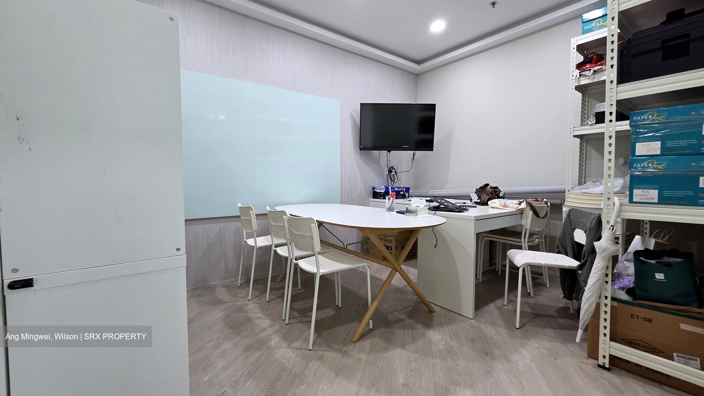 Sunshine Plaza (D7), Office #557102331